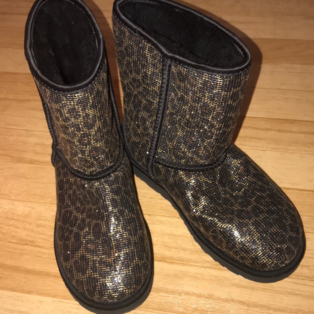 Size 7 Ugg boots (leopard print)- never worn